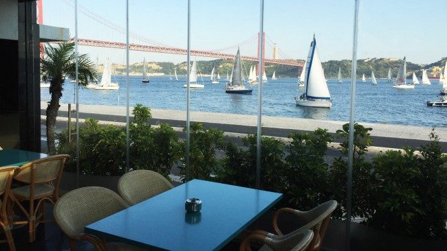 Cafe Inn restaurant bar, Lisbon